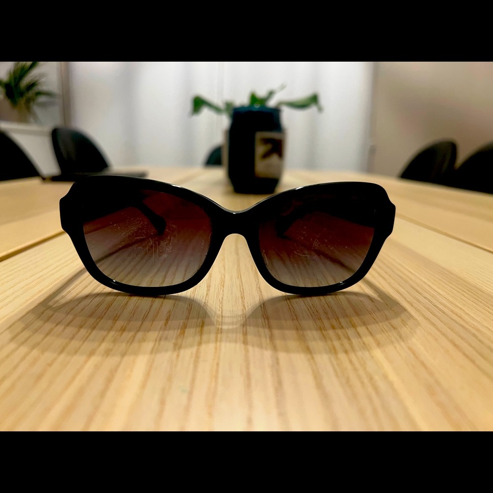 Coach HC8160 Sunglasses L145.

Women's Butterfly Sunglasses Coach HC8160